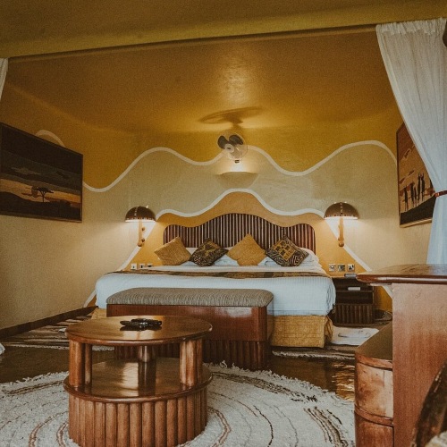 bed at Mara Serena Lodge